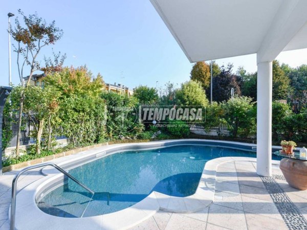 appartamento in vendita a Desenzano del Garda