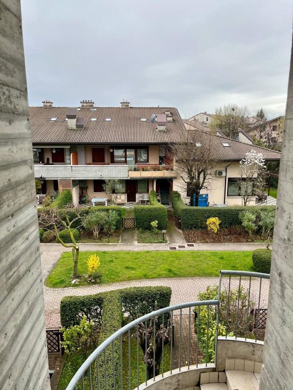 appartamento in vendita a Desenzano del Garda in zona Rivoltella