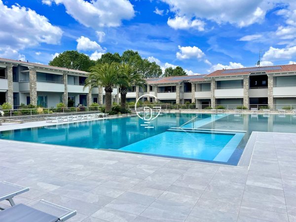 appartamento in vendita a Desenzano del Garda in zona Rivoltella