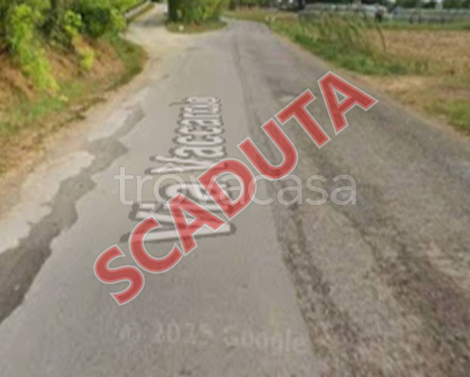 casale in vendita a Desenzano del Garda in zona Vaccarolo