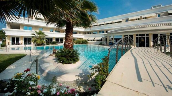 appartamento in vendita a Desenzano del Garda in zona Rivoltella