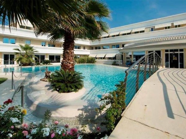 appartamento in vendita a Desenzano del Garda in zona Rivoltella