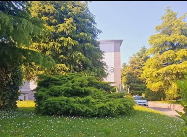 appartamento in vendita a Desenzano del Garda in zona Rivoltella