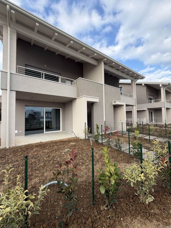 appartamento in vendita a Desenzano del Garda in zona Rivoltella