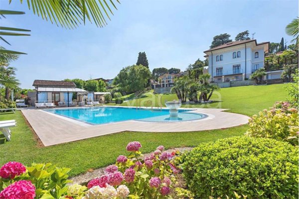 casa indipendente in vendita a Desenzano del Garda
