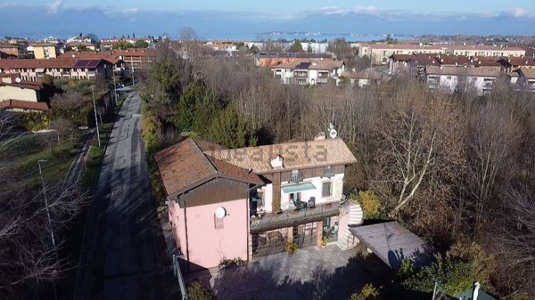 casa indipendente in vendita a Desenzano del Garda in zona Rivoltella