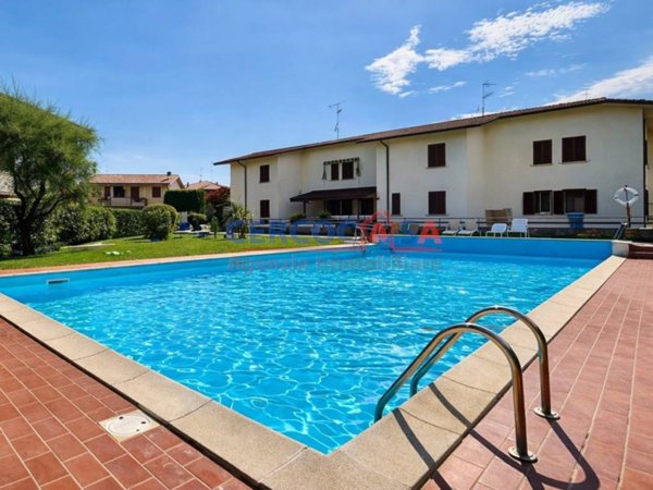 appartamento in vendita a Desenzano del Garda in zona Rivoltella