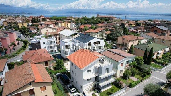 casa indipendente in vendita a Desenzano del Garda