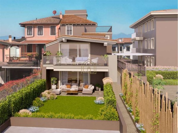appartamento in vendita a Desenzano del Garda in zona Rivoltella