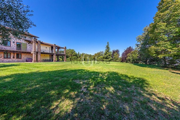 casa indipendente in vendita a Desenzano del Garda