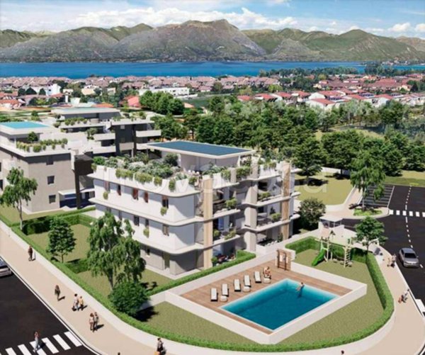 appartamento in vendita a Desenzano del Garda in zona Rivoltella