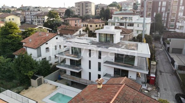 appartamento in vendita a Desenzano del Garda