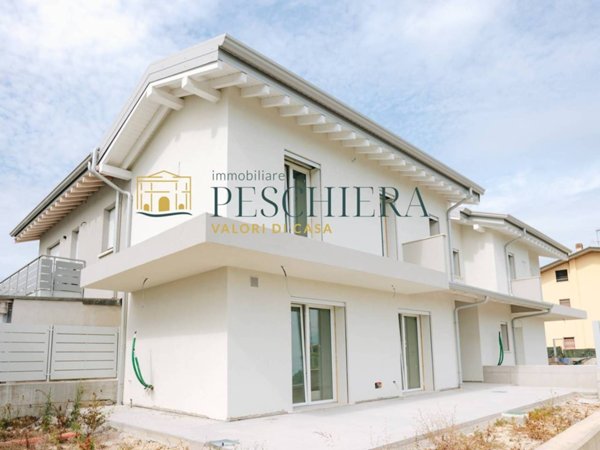 appartamento in vendita a Desenzano del Garda in zona Rivoltella