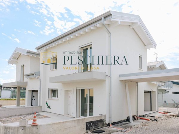 appartamento in vendita a Desenzano del Garda in zona Rivoltella