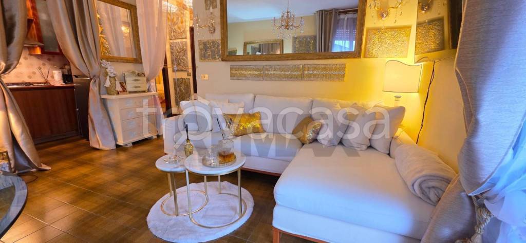 appartamento in vendita a Desenzano del Garda in zona Rivoltella