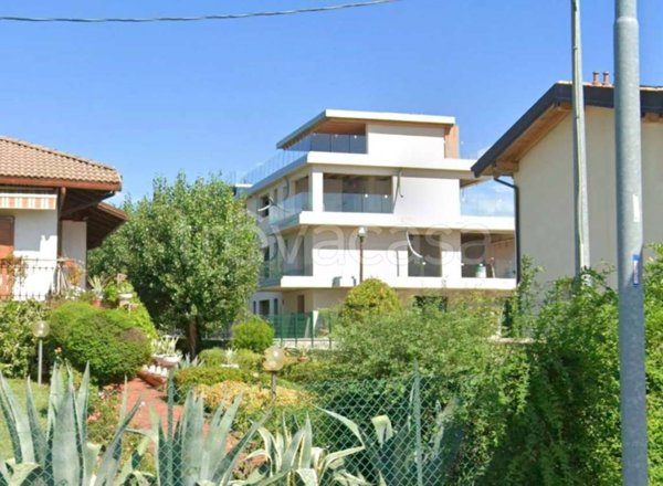 appartamento in vendita a Desenzano del Garda in zona Rivoltella