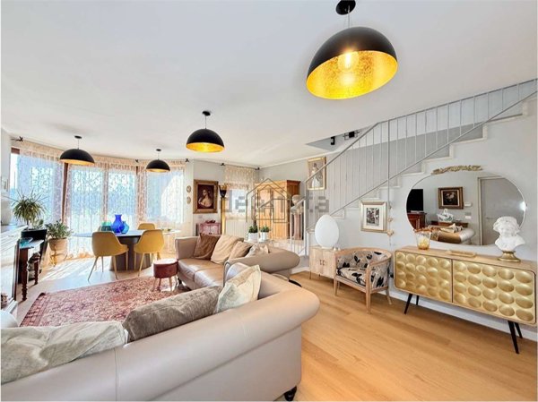 casa indipendente in vendita a Desenzano del Garda