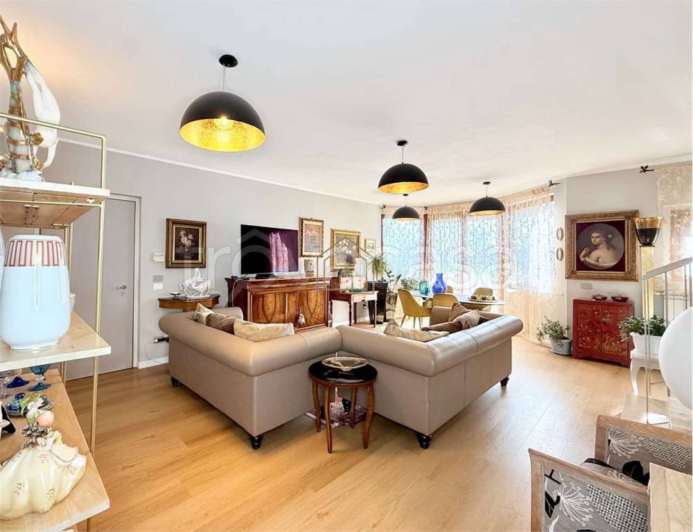 casa indipendente in vendita a Desenzano del Garda