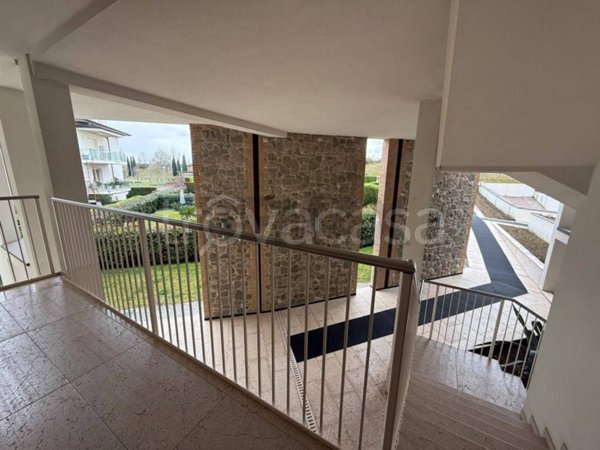 appartamento in vendita a Desenzano del Garda in zona Rivoltella
