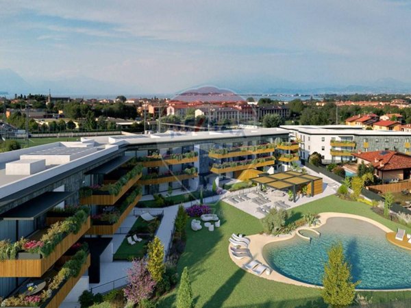 appartamento in vendita a Desenzano del Garda in zona Rivoltella