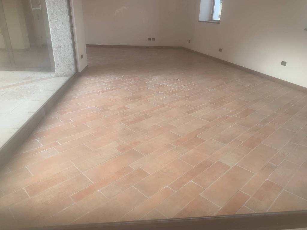 negozio in vendita a Desenzano del Garda