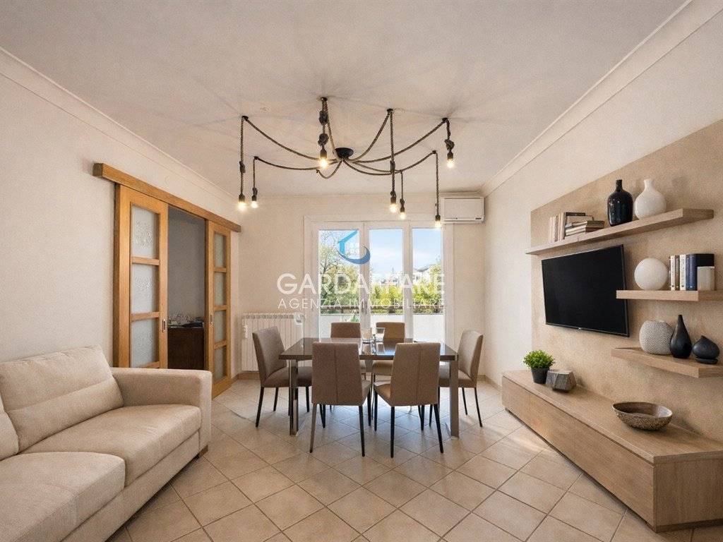 appartamento in vendita a Desenzano del Garda in zona Rivoltella