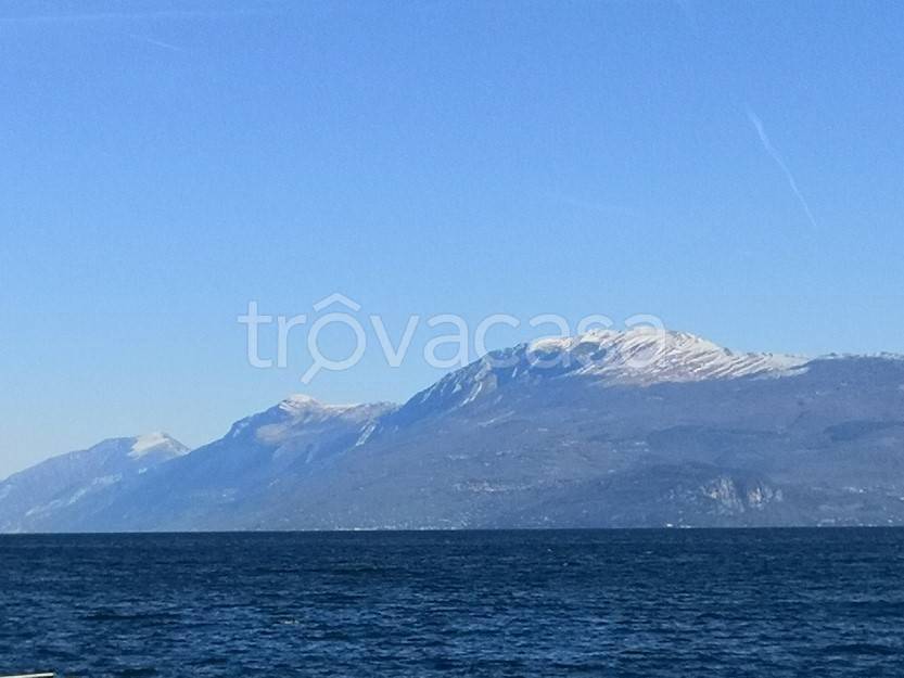 casa indipendente in vendita a Desenzano del Garda