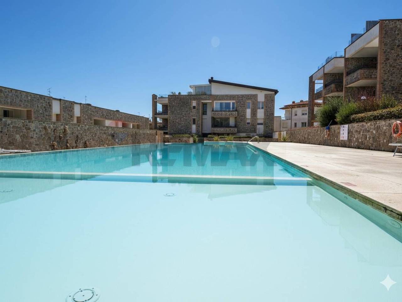 appartamento in vendita a Desenzano del Garda in zona Rivoltella