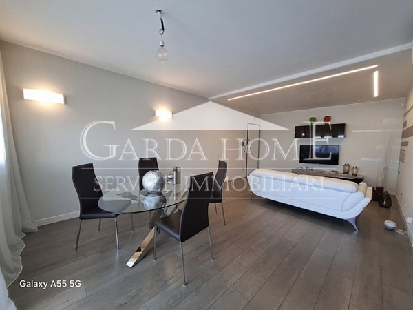 appartamento in vendita a Desenzano del Garda in zona Campeggio sul Vò