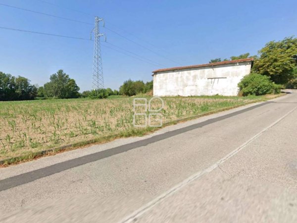 casale in vendita a Desenzano del Garda in zona Rivoltella