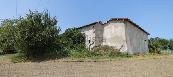 casale in vendita a Desenzano del Garda in zona Rivoltella