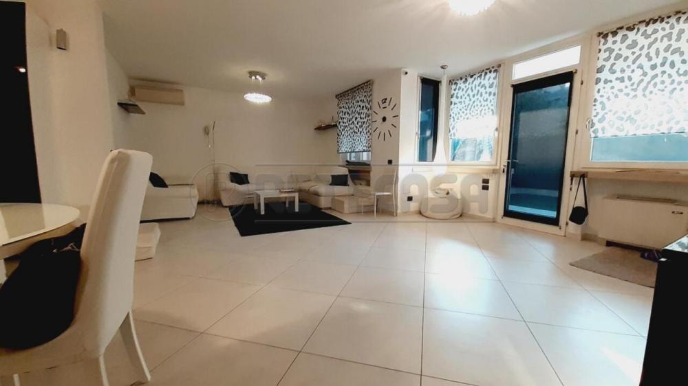 casa indipendente in vendita a Desenzano del Garda in zona Rivoltella