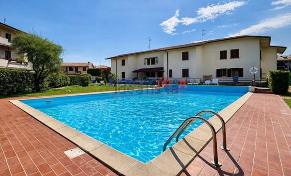 appartamento in vendita a Desenzano del Garda in zona Rivoltella