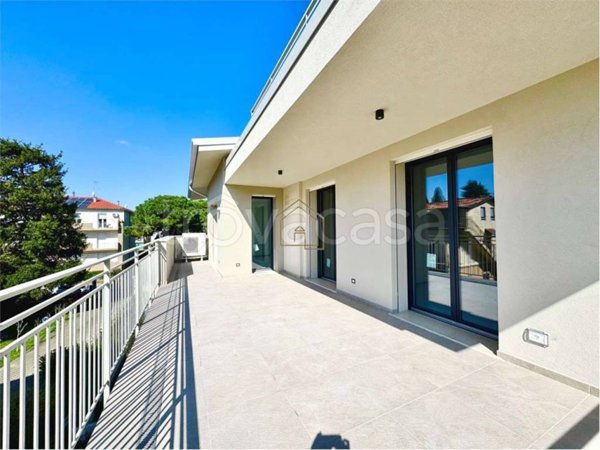 appartamento in vendita a Desenzano del Garda