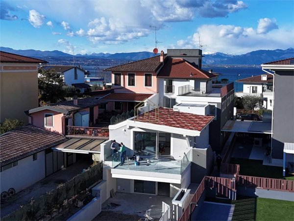 appartamento in vendita a Desenzano del Garda in zona Rivoltella