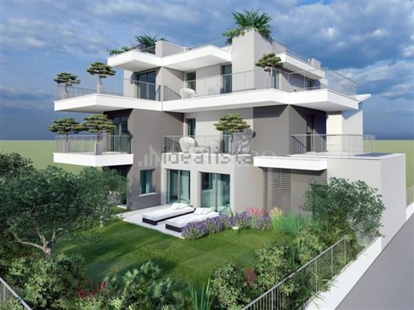 casa indipendente in vendita a Desenzano del Garda