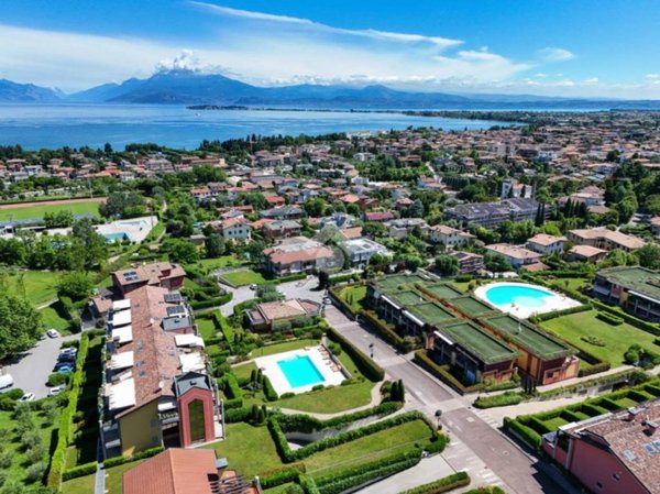 appartamento in vendita a Desenzano del Garda in zona Rivoltella