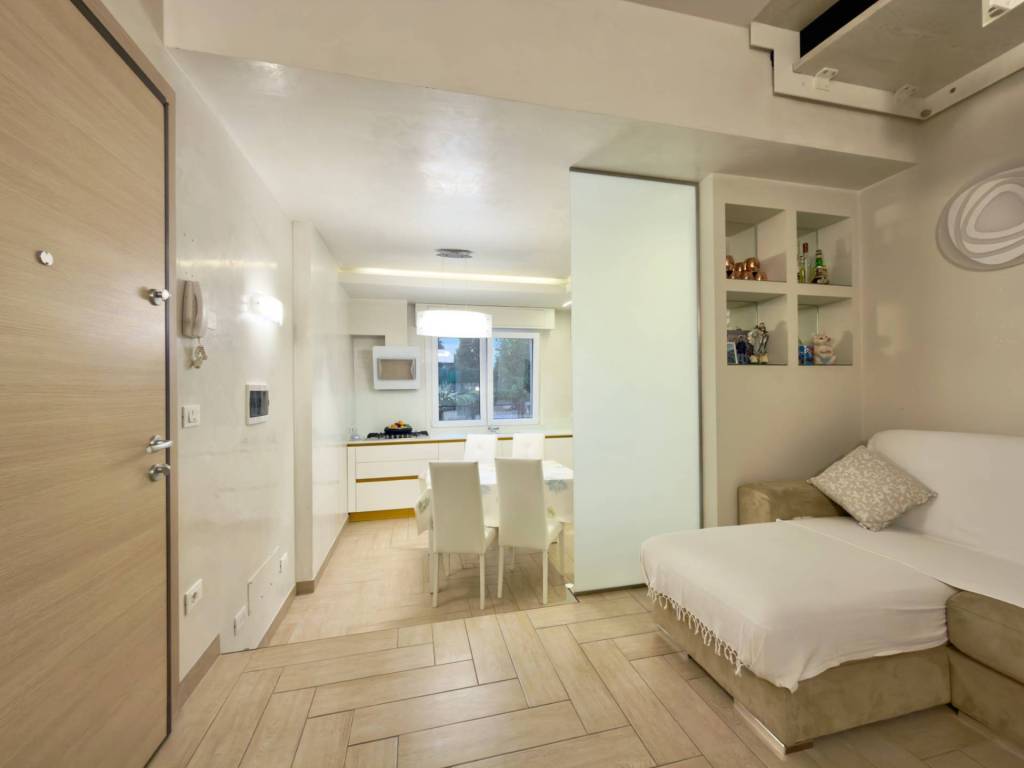 casa indipendente in vendita a Desenzano del Garda in zona Rivoltella