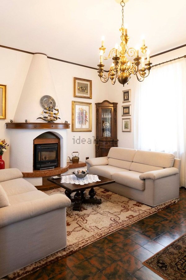 casa indipendente in vendita a Desenzano del Garda
