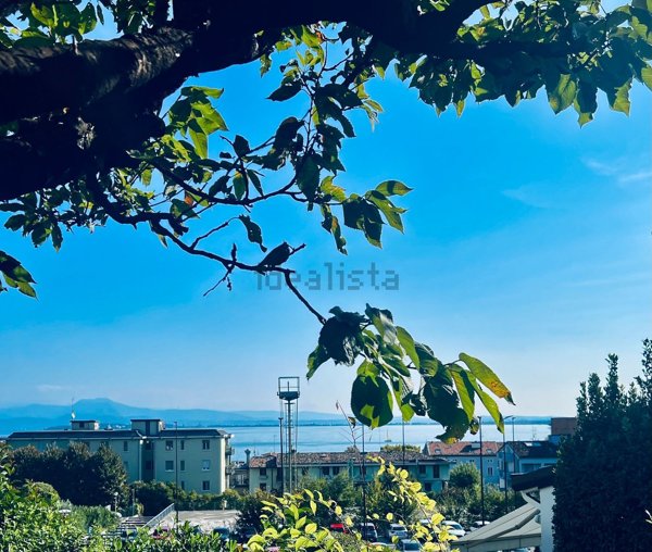 casa indipendente in vendita a Desenzano del Garda