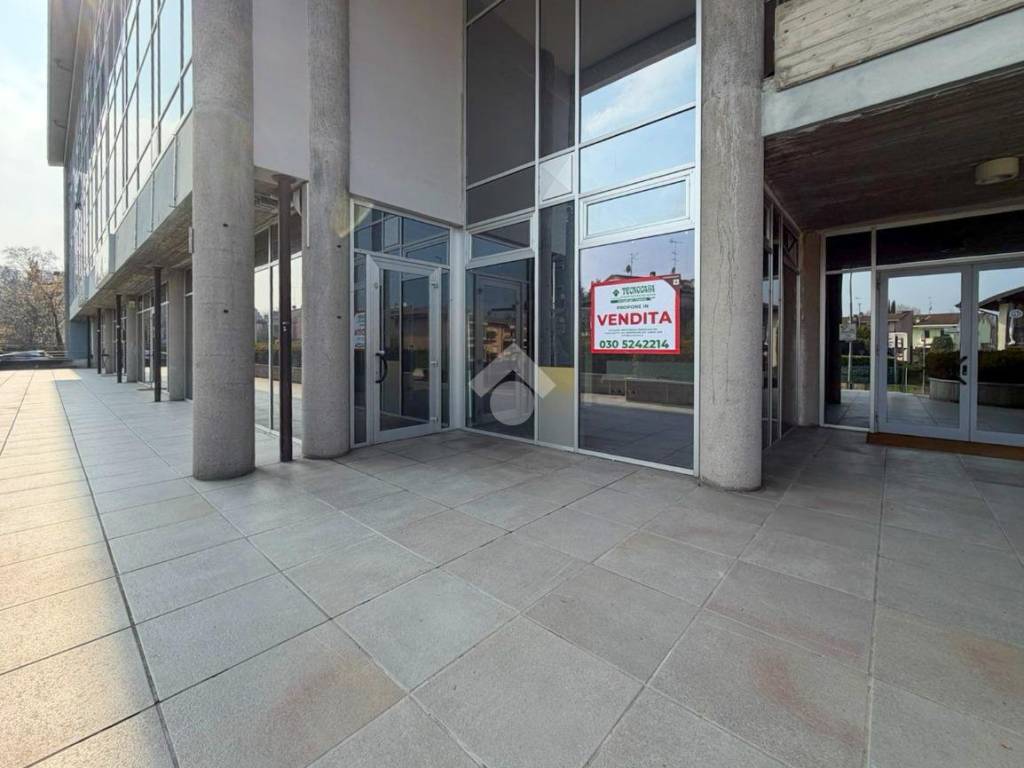 negozio in vendita a Desenzano del Garda