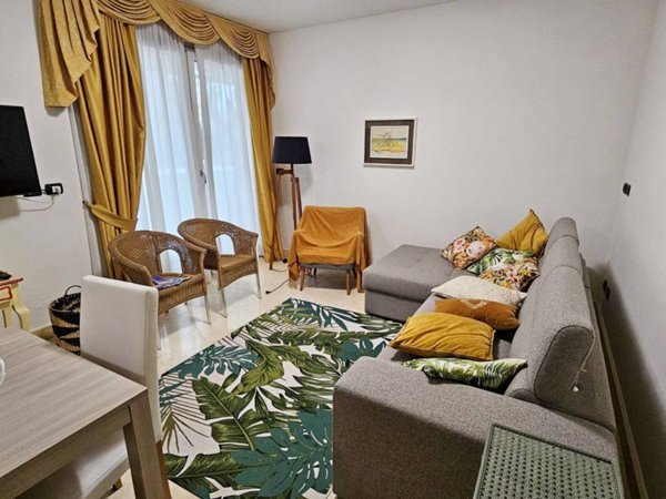 appartamento in vendita a Desenzano del Garda in zona Rivoltella