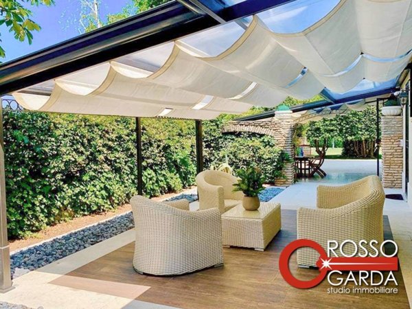 casa indipendente in vendita a Desenzano del Garda