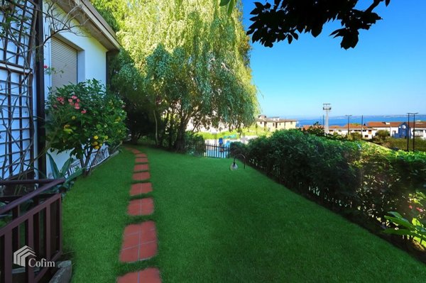 casa indipendente in vendita a Desenzano del Garda