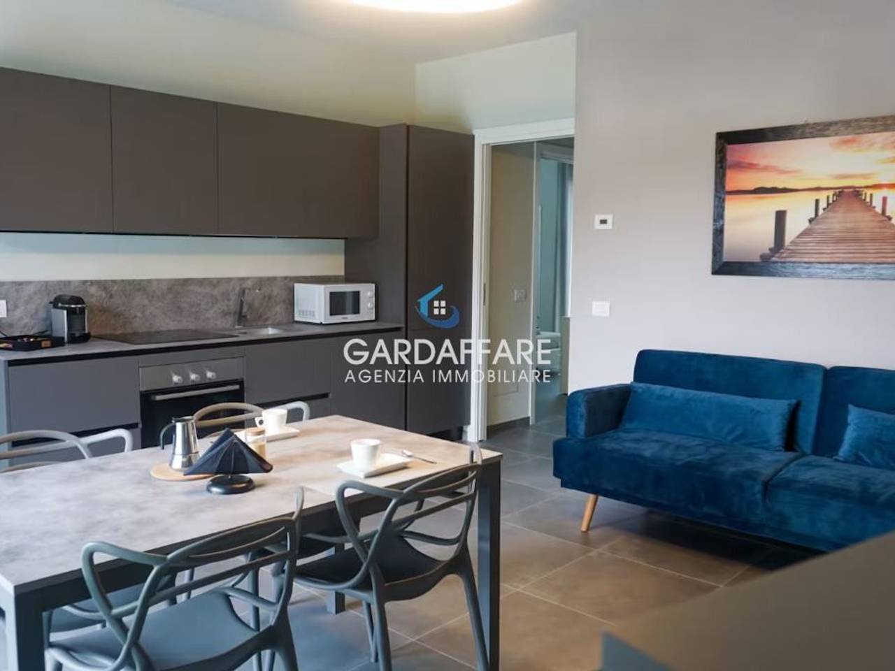 appartamento in vendita a Desenzano del Garda in zona Rivoltella