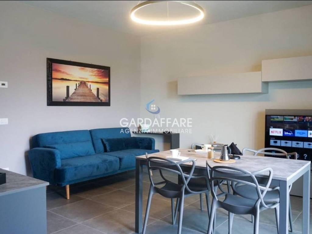 appartamento in vendita a Desenzano del Garda in zona Rivoltella