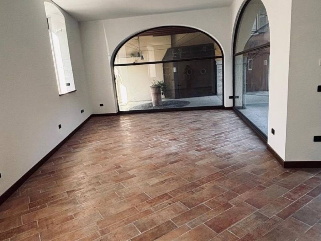 negozio in vendita a Desenzano del Garda