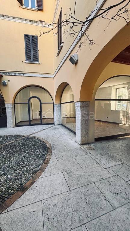 negozio in vendita a Desenzano del Garda