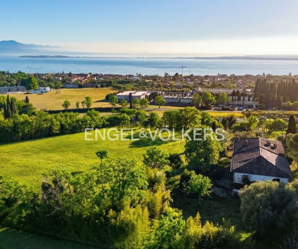 casa indipendente in vendita a Desenzano del Garda