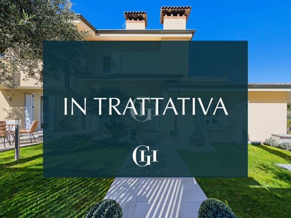 casa indipendente in vendita a Desenzano del Garda